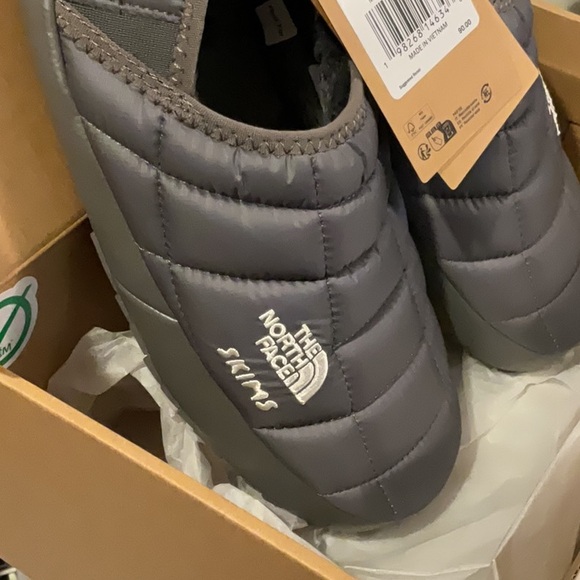 The North Face X Skims Gunmetal Thermoball Traction Mulls Size 10 - Picture 3 of 7
